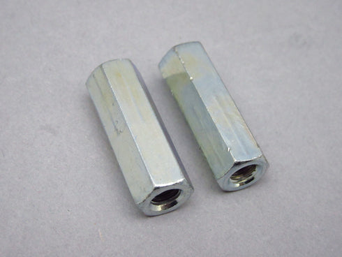 Set of 2 spacer nuts