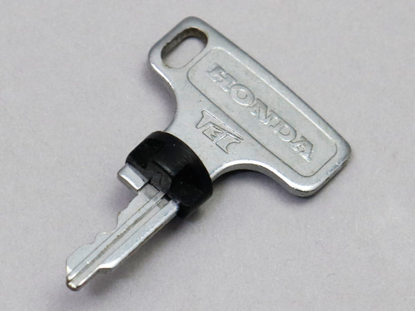 CB750K classic car key with plastic