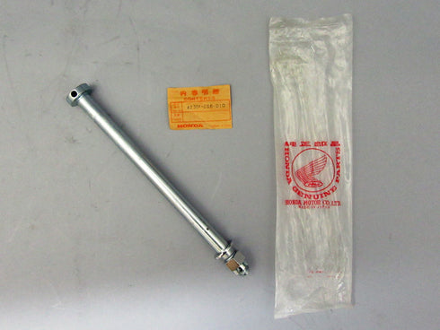 CB400F リアホイールアクスル ASSY (当時物新品)