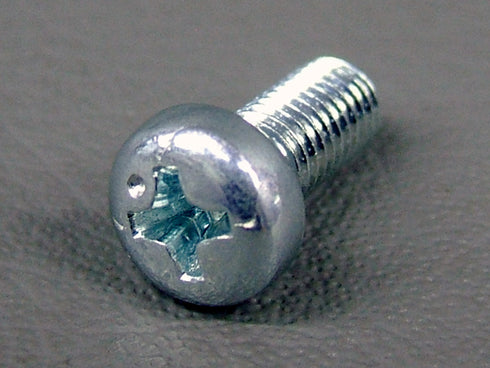 :Pan screw 5x8(9)