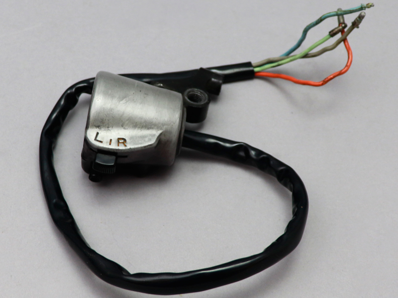 CB750 K0,K1 SWITCH ASSY, WINKER HORN / 8714.10 - Click Image to Close